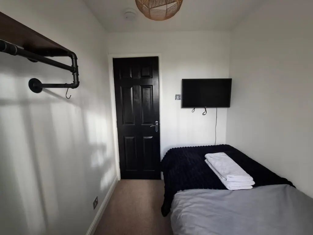 lrhf3hotjyloyixcbvm6