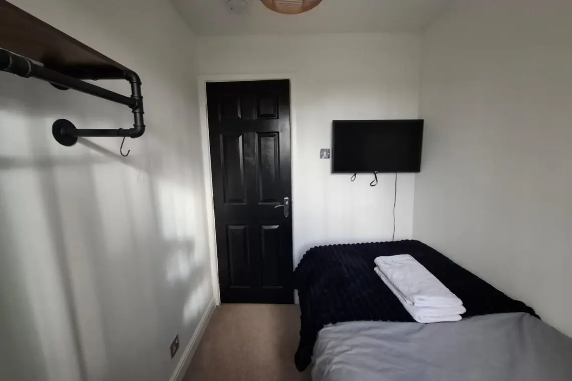 lrhf3hotjyloyixcbvm6