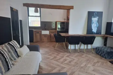 0ad23325 1473 4c vZg5j