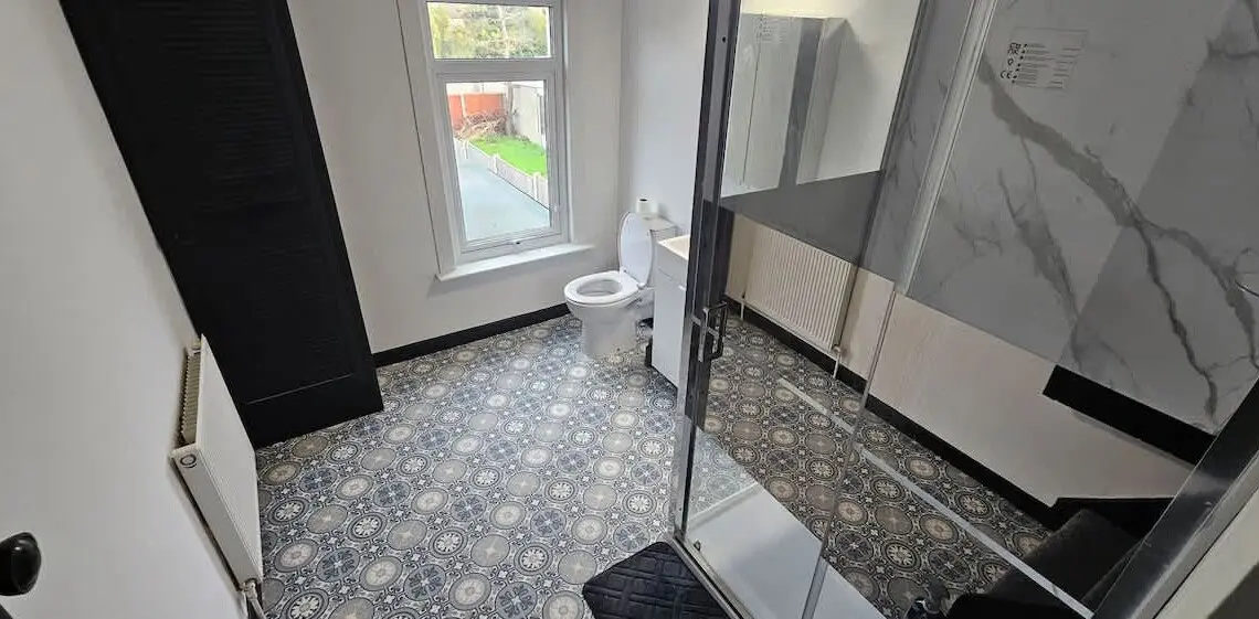 62eec8c5 4c0c 4d RNHoe