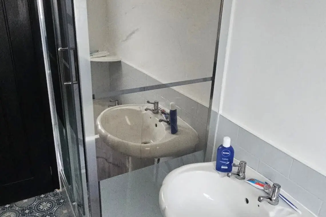 7d6a24eb 6979 42 N6bcZ