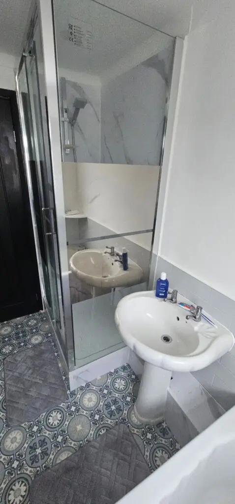 7d6a24eb 6979 42 N6bcZ