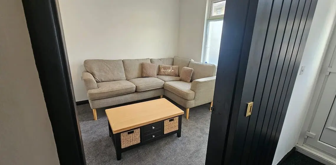 c0b2a9c8 ec72 4d DcjHF